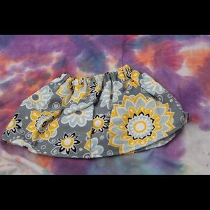 Grey and yellow flowers